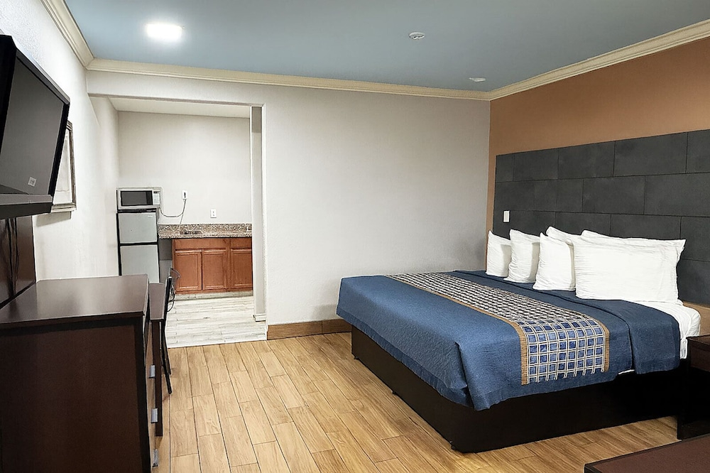 Downtowner Inns & Suites IAH Airport-Humble