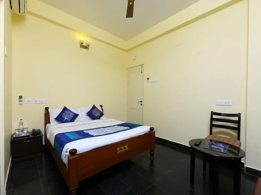 OYO 10630 Hotel Nano Turf