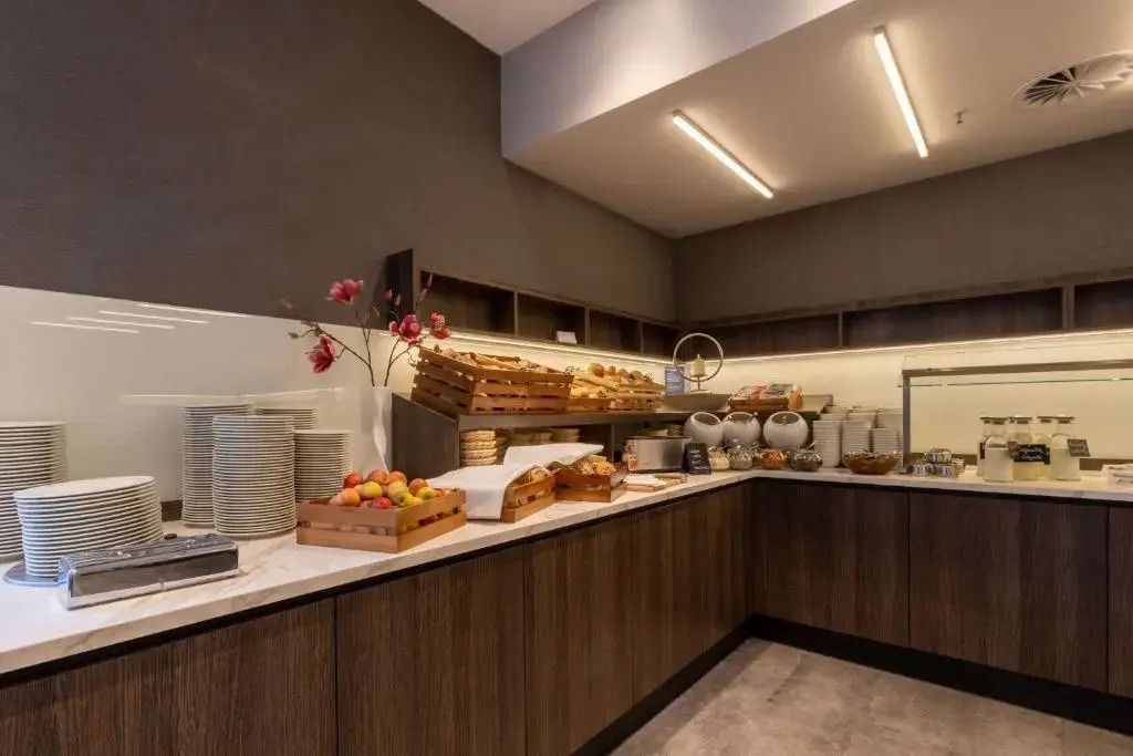 Отель NYX Erfurt by Leonardo Hotels