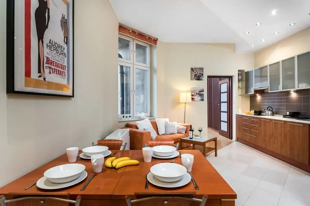 WS Quiet Old Town Apartment
