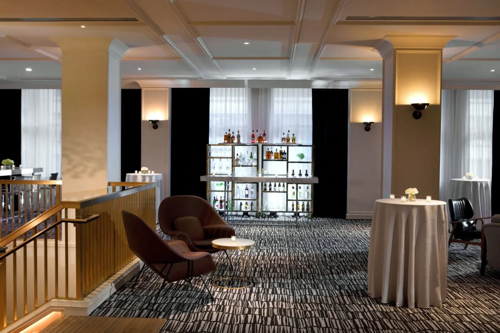 Kimpton Gray Hotel Chicago by IHG