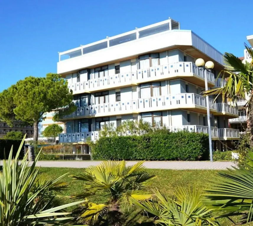 Cozy Apartment Facing the sea