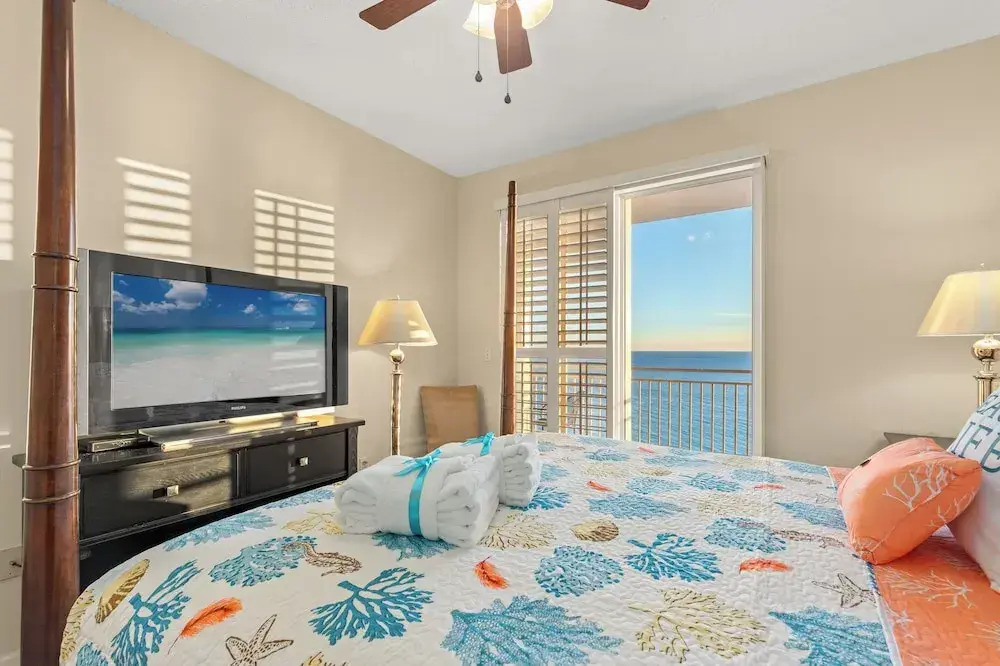 Beachfront Bliss Awaits: 2-bed, 2-bath Condo at Sterling Reef - Sleeps 6!
