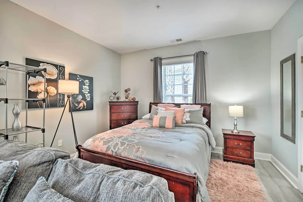 Centrally Located Studio w/ Pool in Myrtle Beach