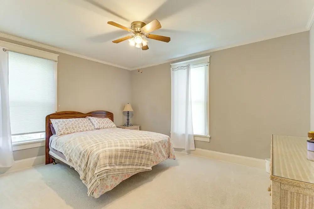 1 Mi to Dtwn & Franciscan University: Home w/ Yard
