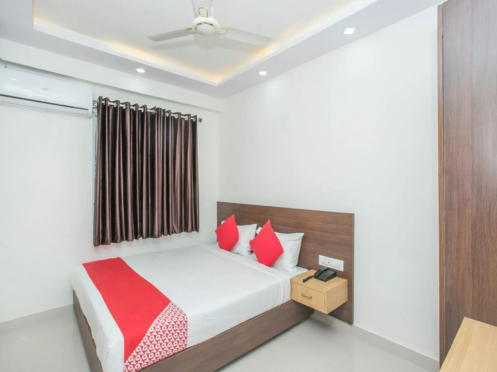 OYO 12544 Varcity Twin Towers