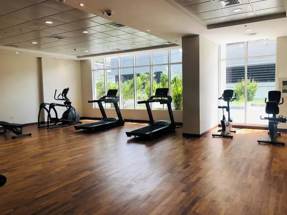 Heaven Crest Vacation Homes Downtown - Studio, 1, & 3 Bedroom Suites 2 minute walk to Dubai Mall and Burj Khalifa