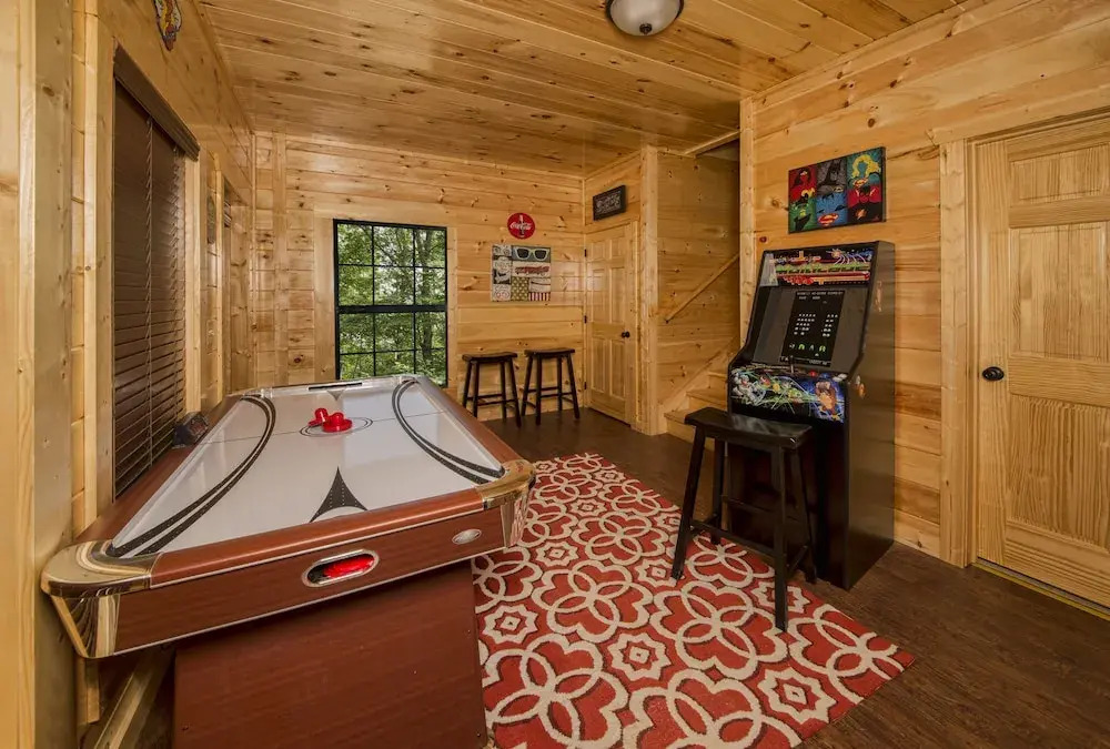 Poolin' Around - 1 Br cabin by RedAwning