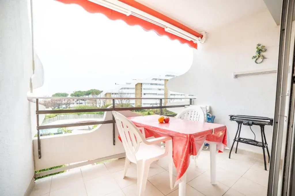 SUN7 STUDIO -FACE PLAGE- WIFI-PARKING -PISCINE - CoHôteConciergerieLaGrandeMotte