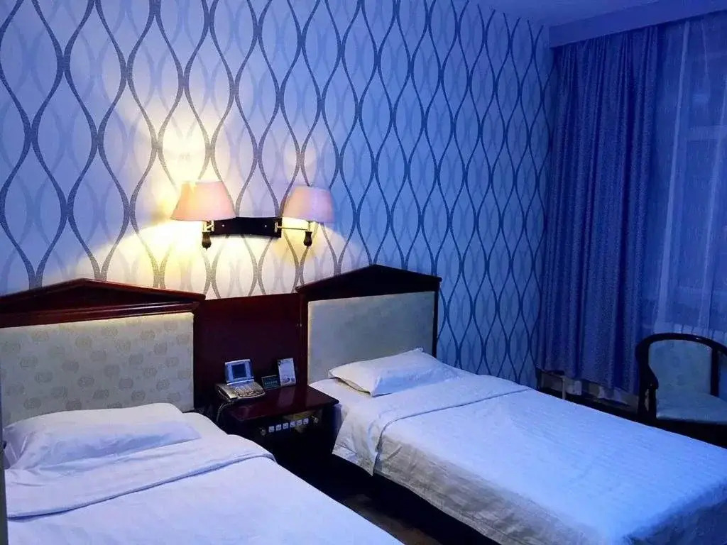 Manzhouli Crown Inn