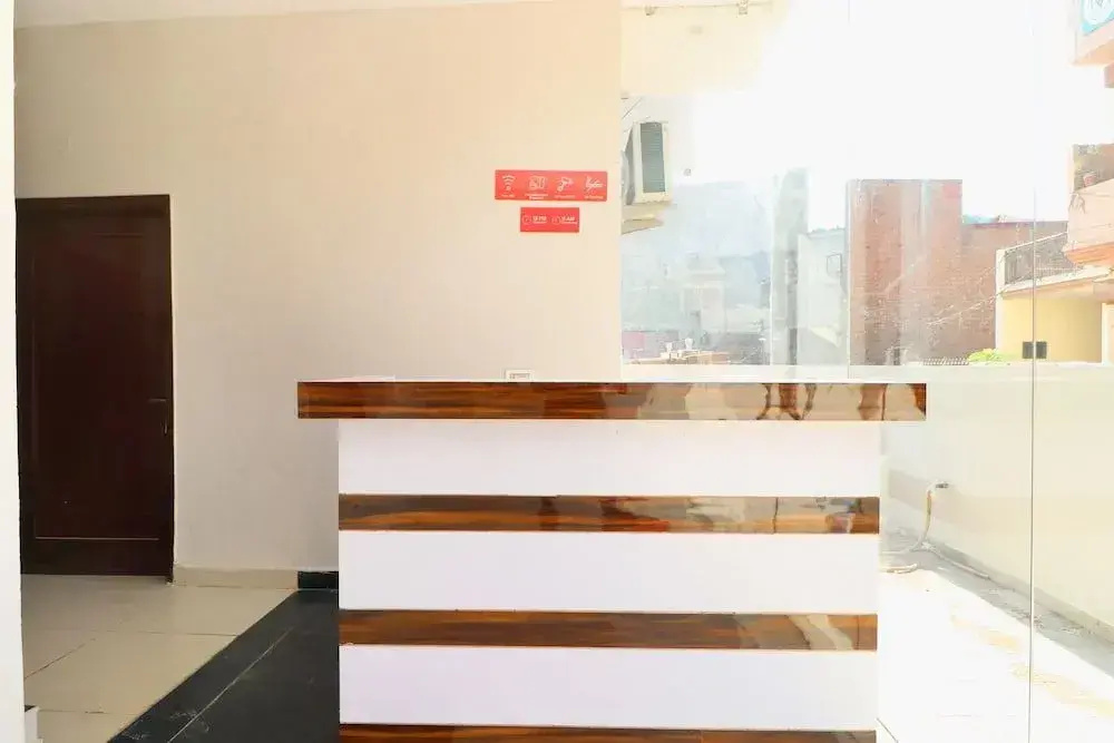 OYO 24142 Hotel Smart King