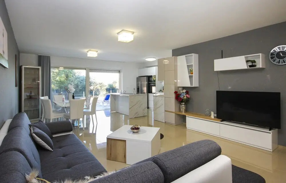 Stunning Apartment in Pjescana Uvala With 3 Bedrooms, Wifi and Outdoor Swimming Pool