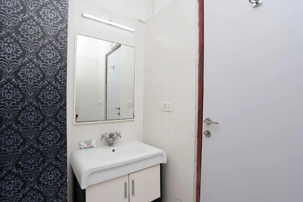 OYO 40989 Hotel Amigo