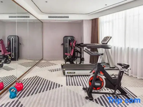 Vienna 3 Best Hotel (Kaizhou District Pingqiao Jinke)