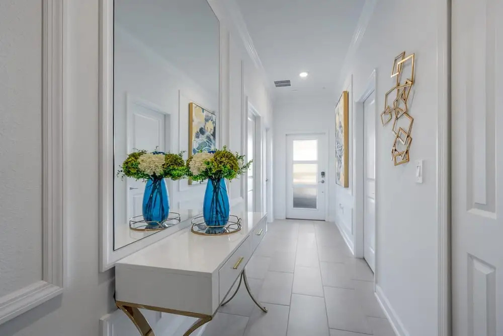 Luxury Chic Modern Home Prime Location