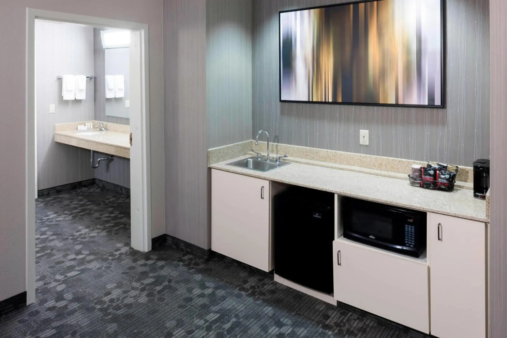 Courtyard by Marriott Wichita East