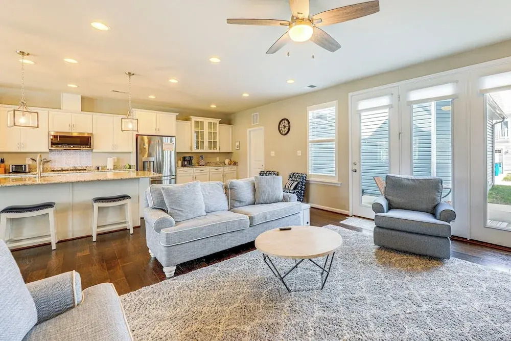 Spacious Townhome 2 Mi to Bethany Beach Boardwalk