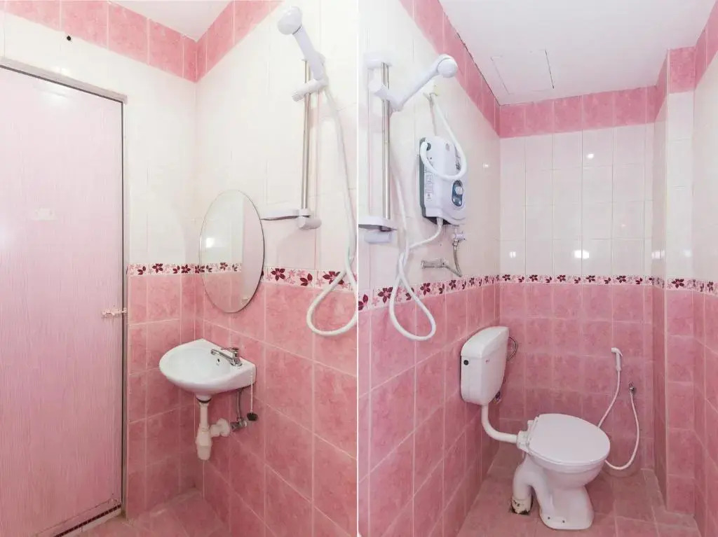 OYO 745 Bromedy Motel