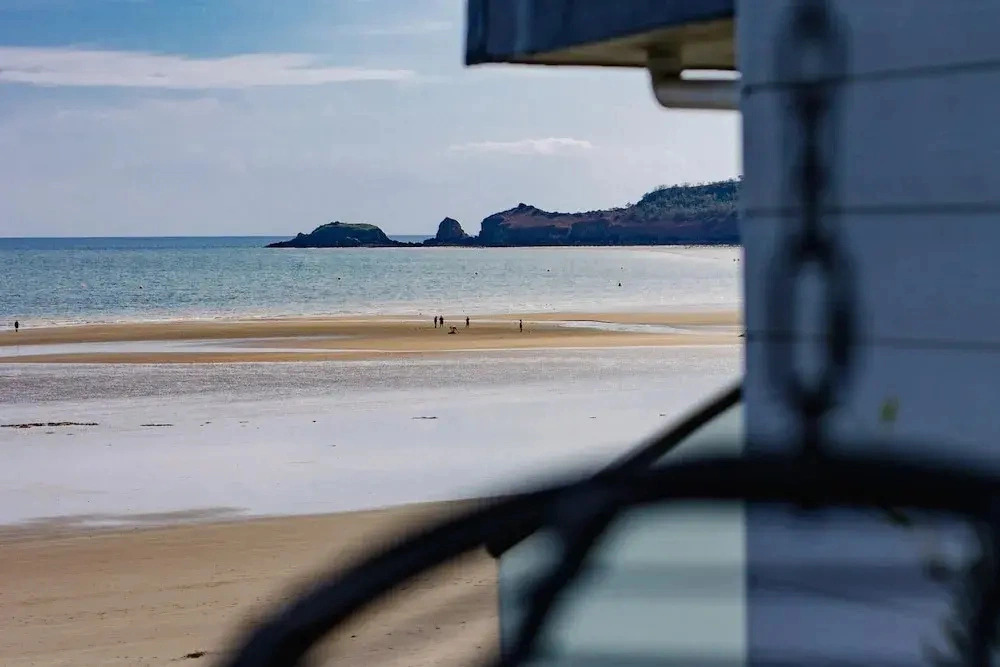 Penrose - Beach House With Direct Beach Access