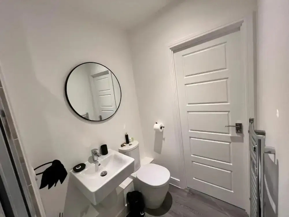 Modern 2 Bedroom Apartment
