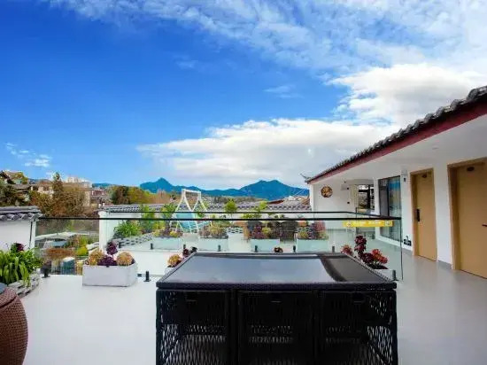 Yinian Huakai Xinian Homestay