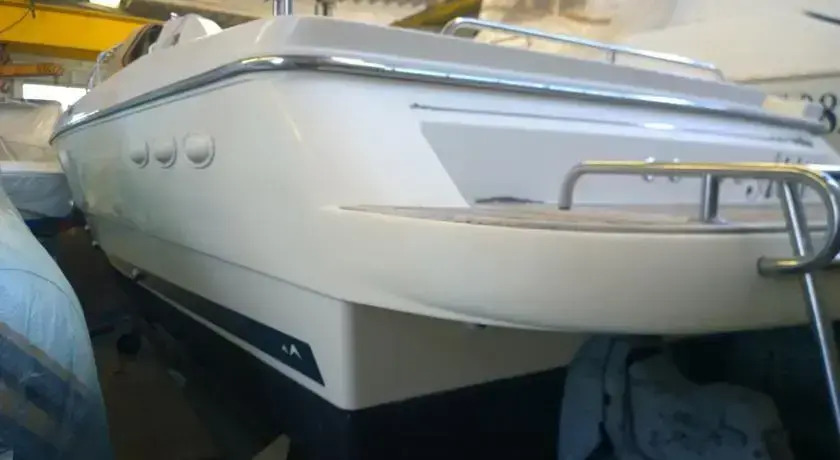 22 Feet Motor Boat