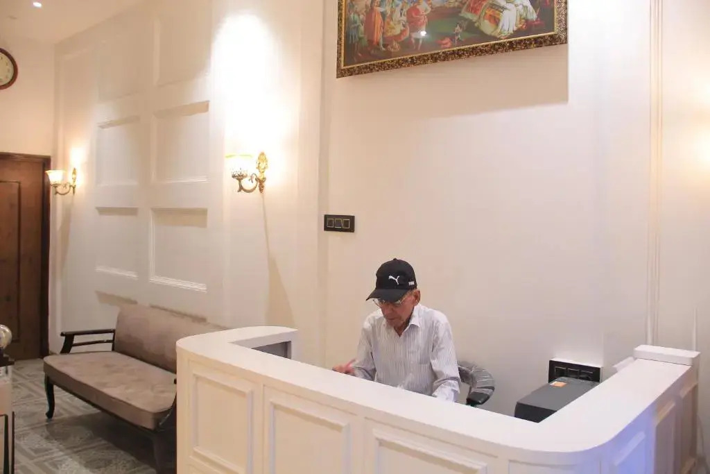 Hotel gold coin