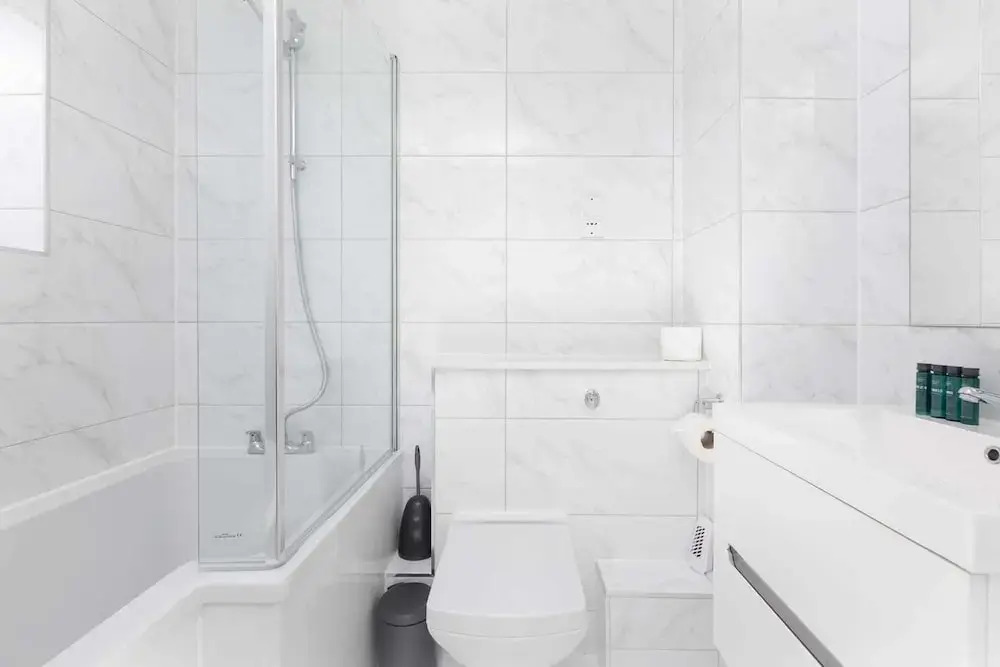 Modern 2 Bed, for up to 4, Excel/city Airport