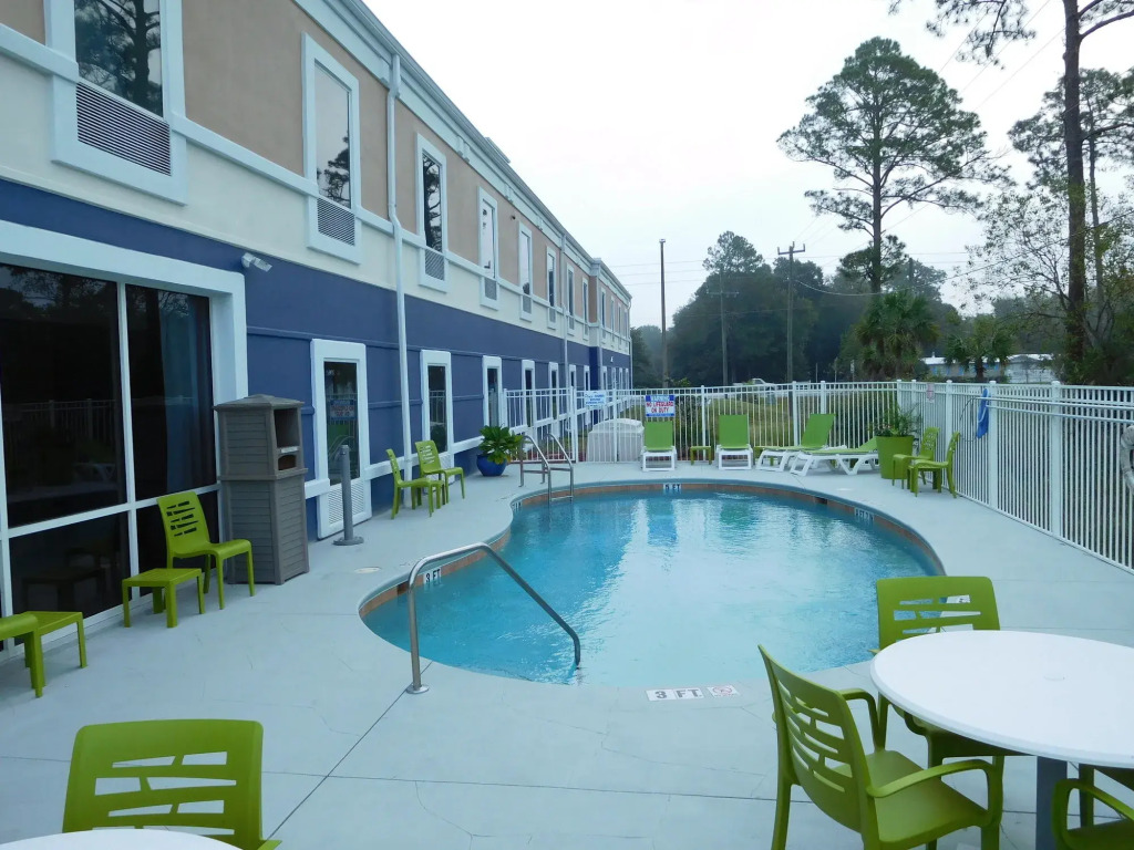 Best Western Waldo Inn & Suites