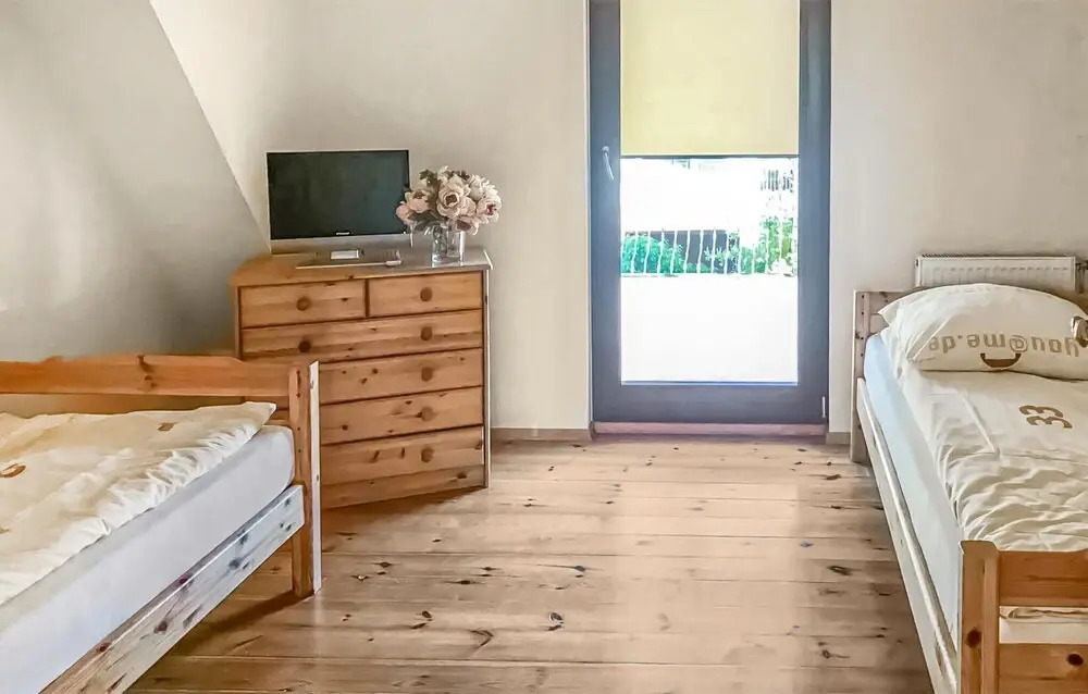 Nice Home in Miedzyzdroje With Wifi and 4 Bedrooms