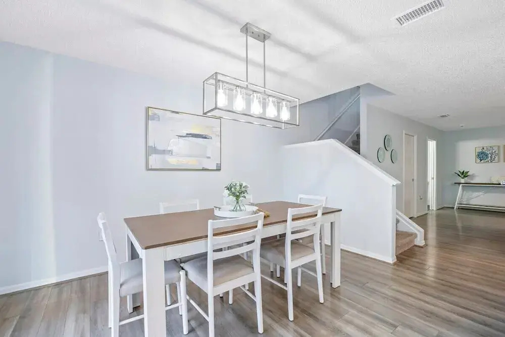 Stylish Townhome w Hot Tub 5 Min Walk to Beach