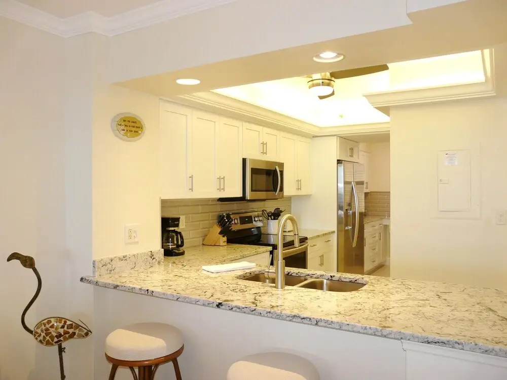 Beachfront Condo With Huge Views/pools/tennis/grills