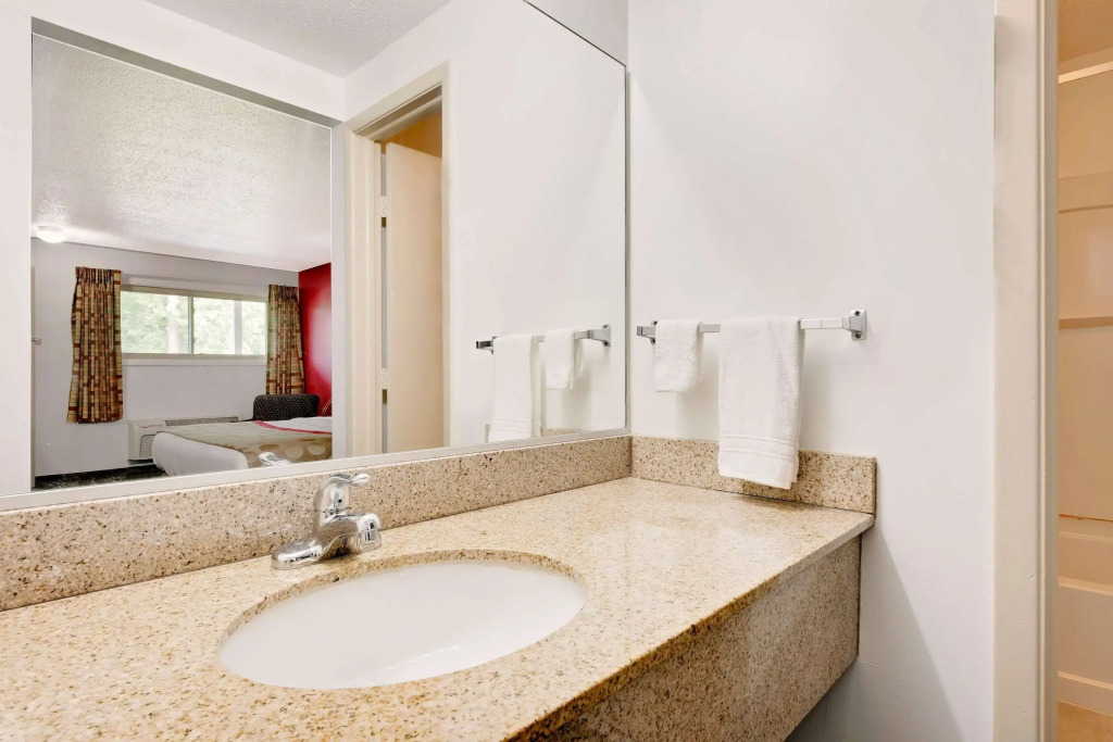 Ramada by Wyndham Cleveland Airport West