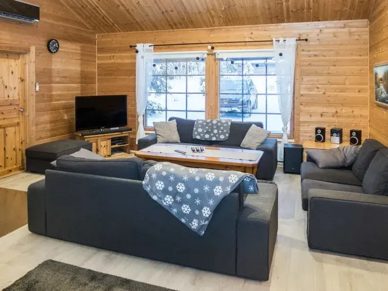Holiday Home Huvihovi