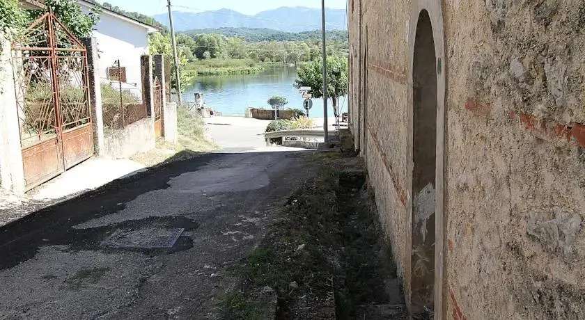 NINFA DEL LAGO BEDROOMS IL TUO ALLOGGIO SUL LAGO by Dinamica Real Estate