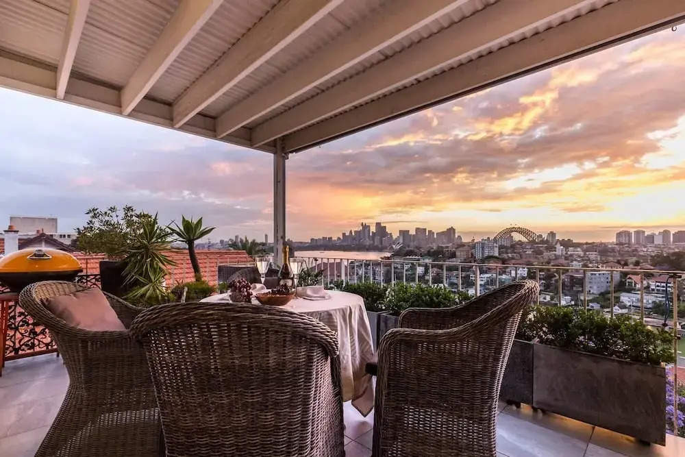 Deco Penthouse With Sydney Harbour Views