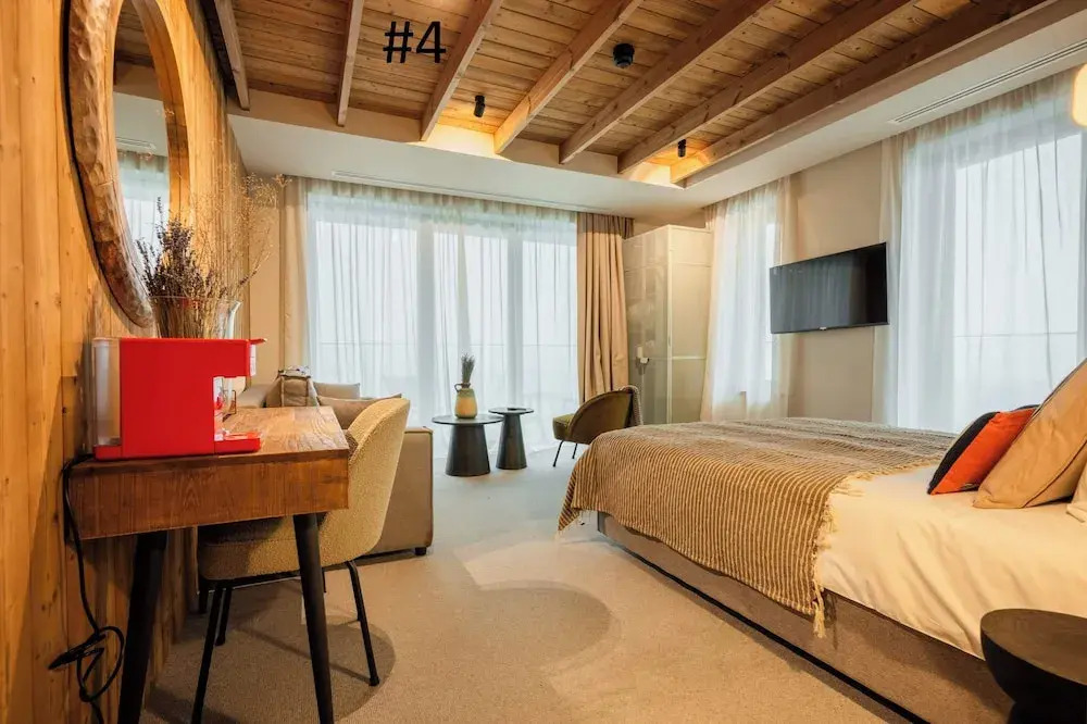 The Pines Bucegi Lodge