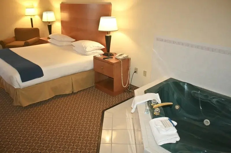 Holiday Inn Express Greer/Taylors @ Us 29