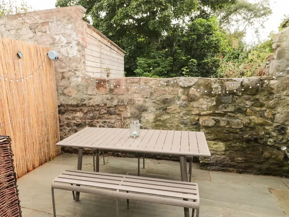 Curlew Cottage, 2 Fenkle Street