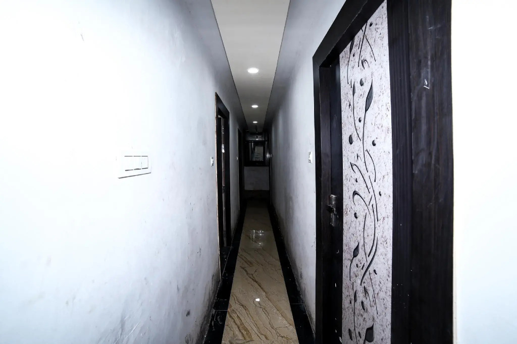OYO 18651 Hotel Sharda