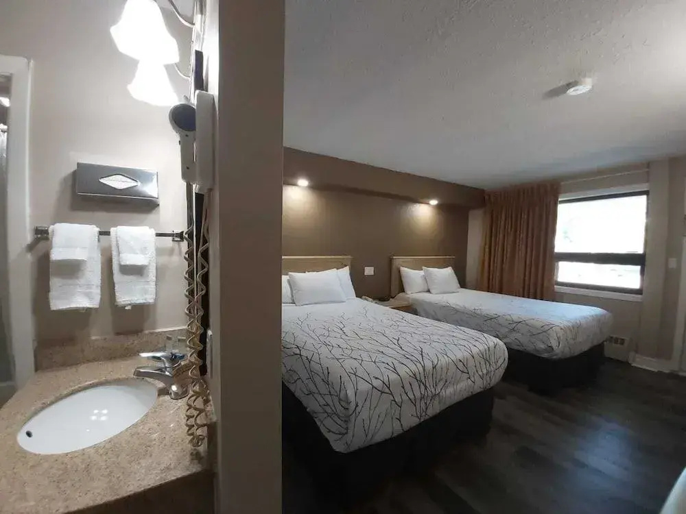 Arnprior Motor Inn