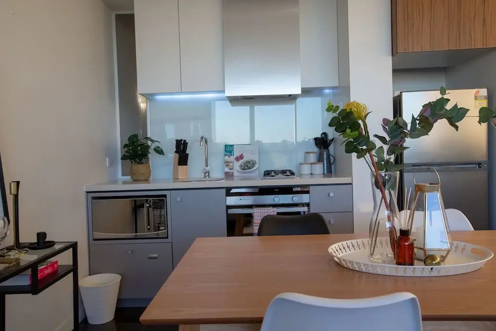107light Filled Cozy Apt in the Heart of St Kilda