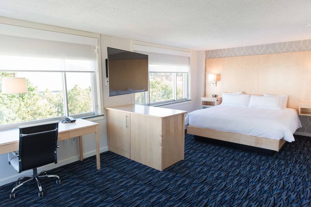 Capitol Plaza Hotel Montpelier Tapestry Collection by Hilton