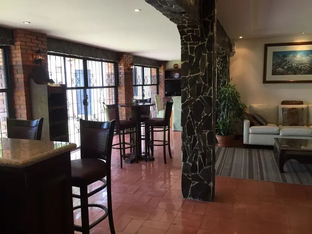 Nest Hotel B & B