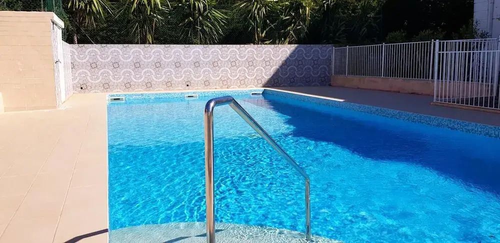 House with 2 Bedrooms in Saint-Raphaël, with Pool Access And Enclosed Garden - 500 M From the Beach