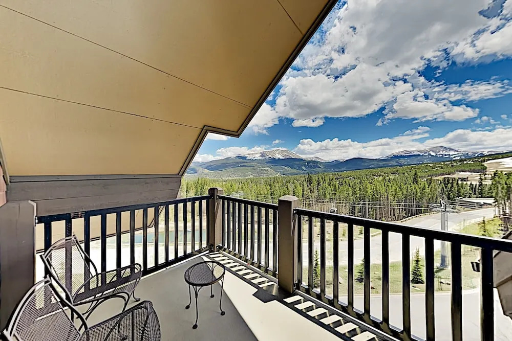 1891shrv 2 Bedroom Condo