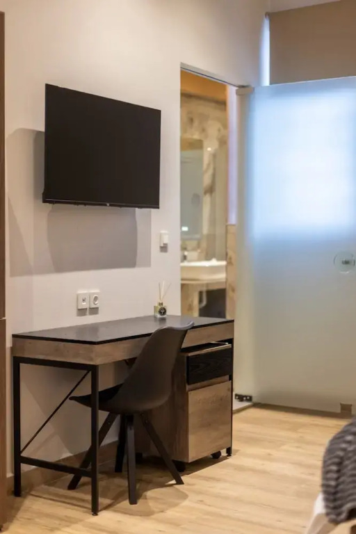 Trikala mall suites