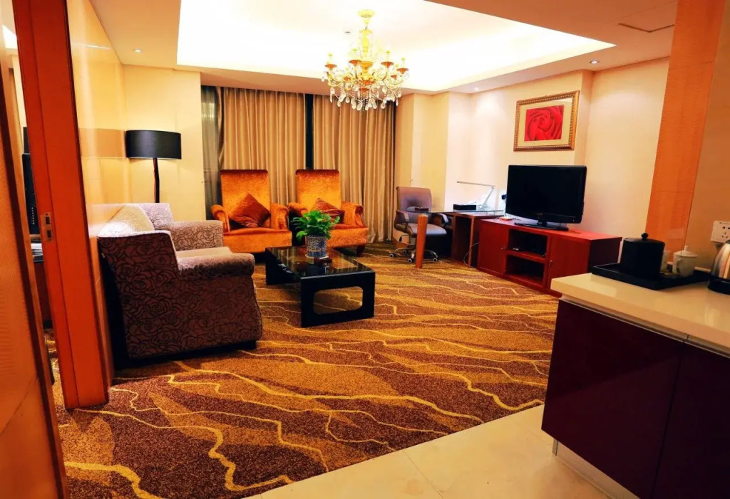 Grand Continental Hotel