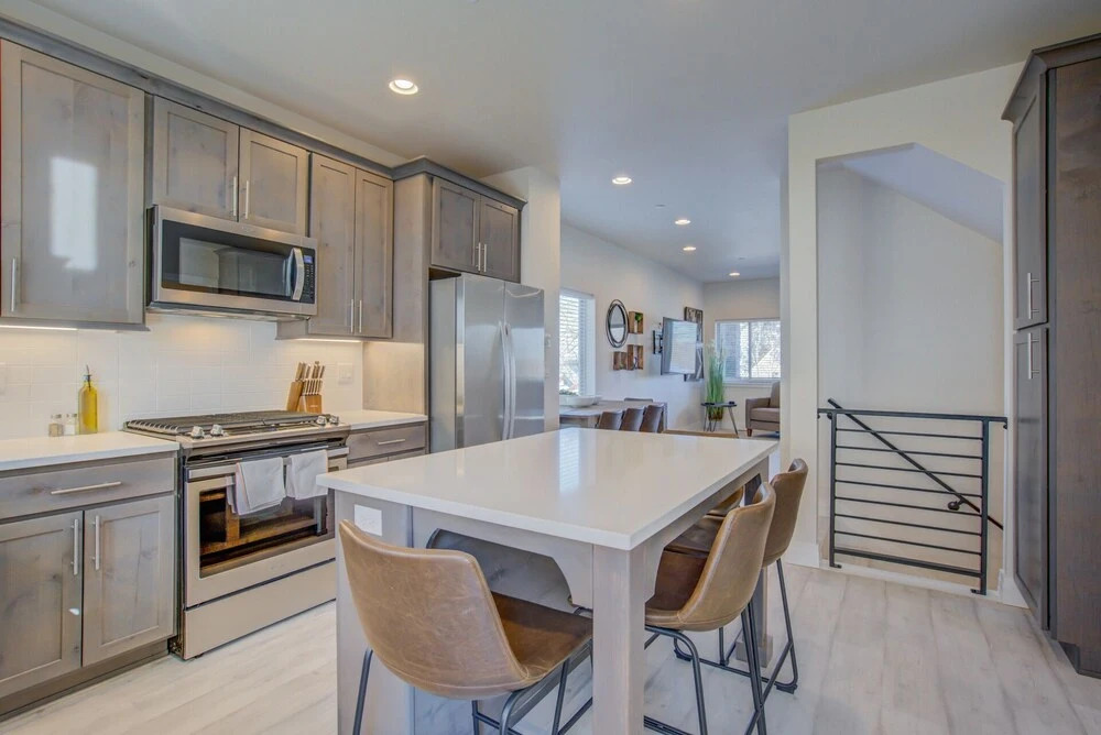 Modern Rooftop Patio New-build Townhome in COS