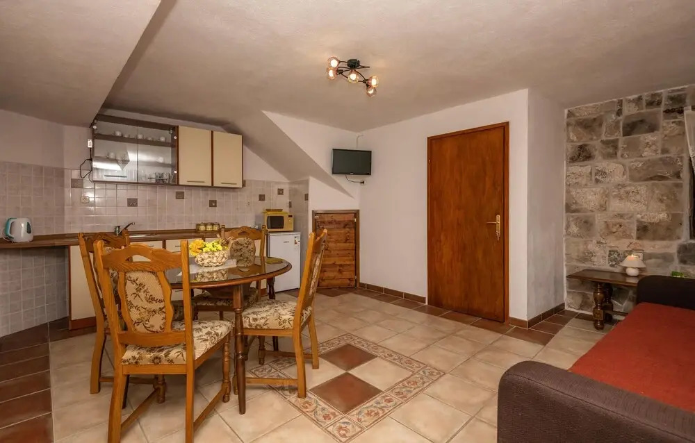2 Bedroom Gorgeous Home In Baska Voda